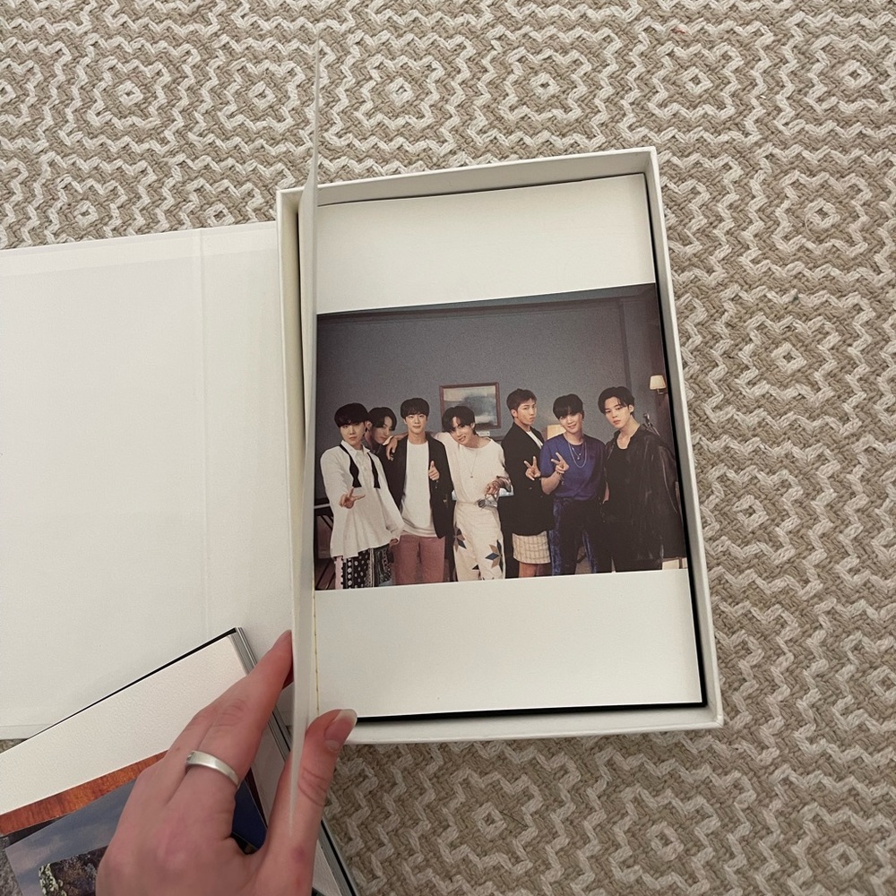 BTS BE album - Picture 5 of 7